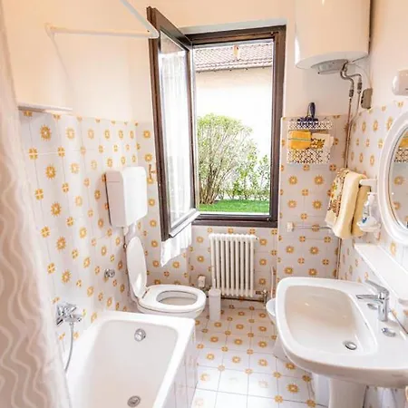 La Casa Dei Pini ليرنا